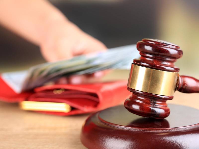 上海劳动仲裁律师视角：工伤劳动仲裁申请书撰写要点与范例剖析