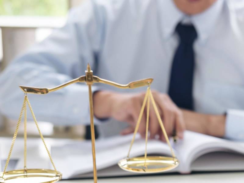 上海劳动纠纷律师视角：劳动仲裁个人败诉的多面后果与应对之策