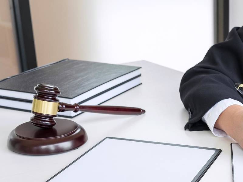 上海劳动仲裁律师解读：劳动仲裁中赔偿金与补偿金的差异剖析